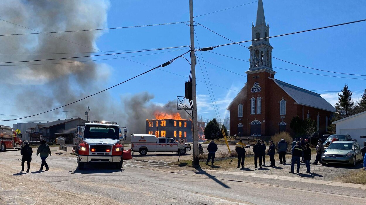L'ancien presbytère de SaintEdmondlesPlaines rasé par les flammes