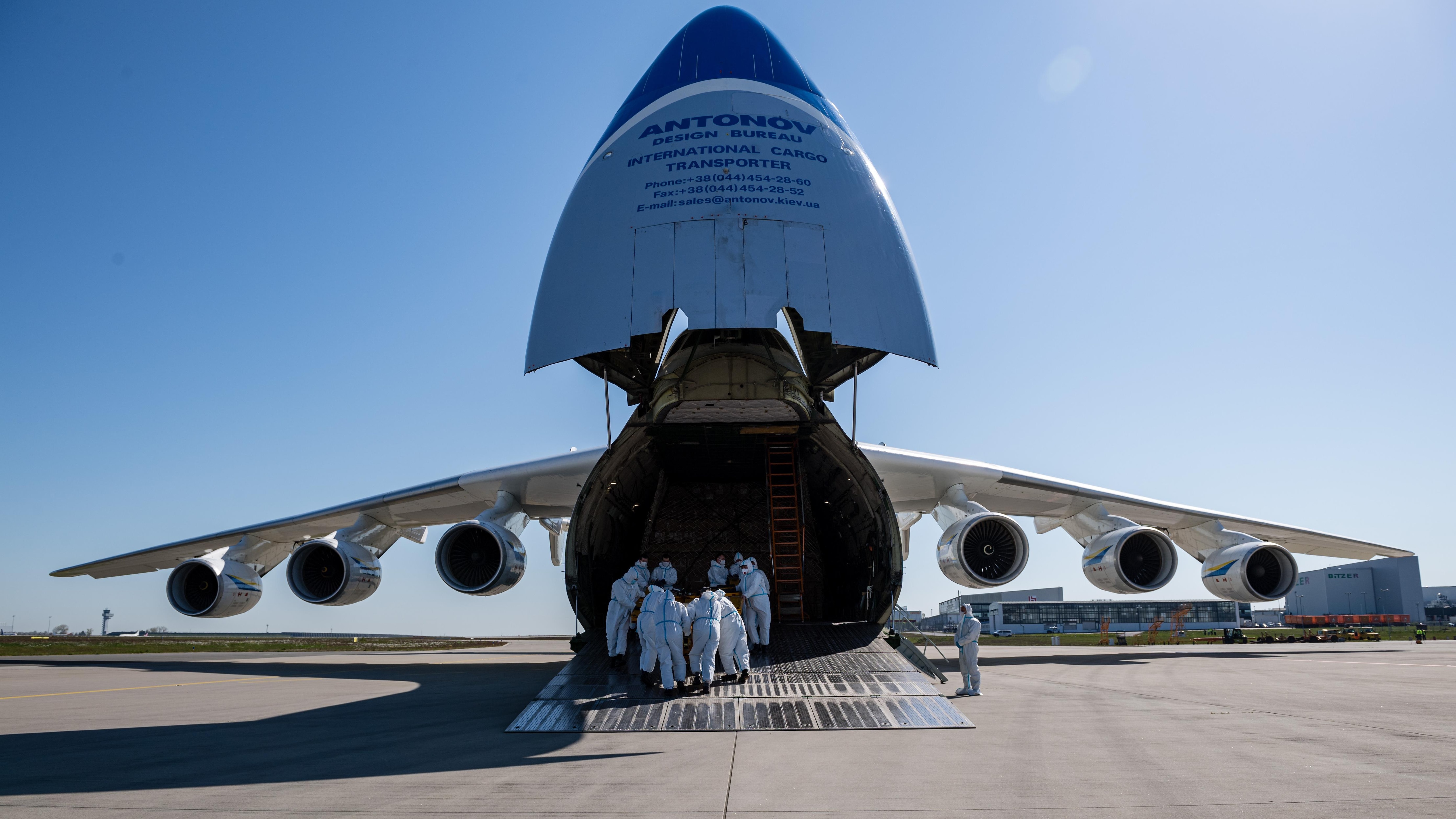 L’unique avion Cargo Antonov 225, entrevue avec P. Gauthier | C'est ...