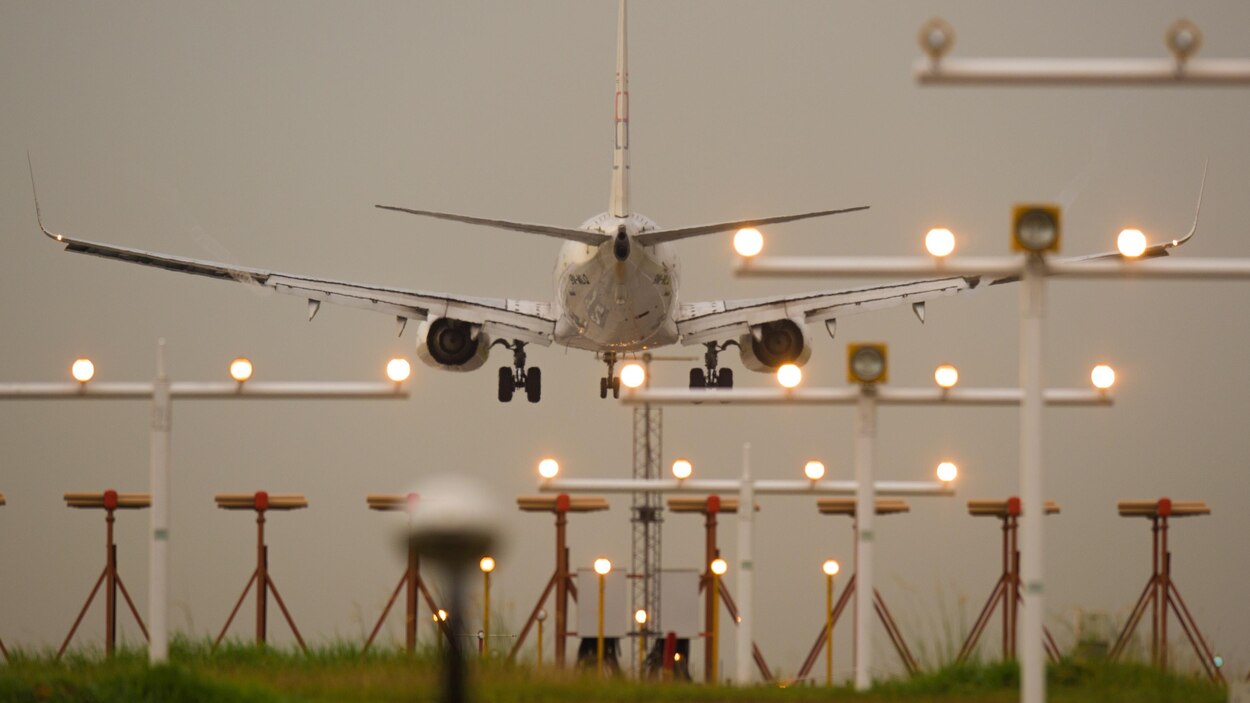 L Avion Plus Securitaire Que Jamais Les Cartes Week End Radio Canada Ca