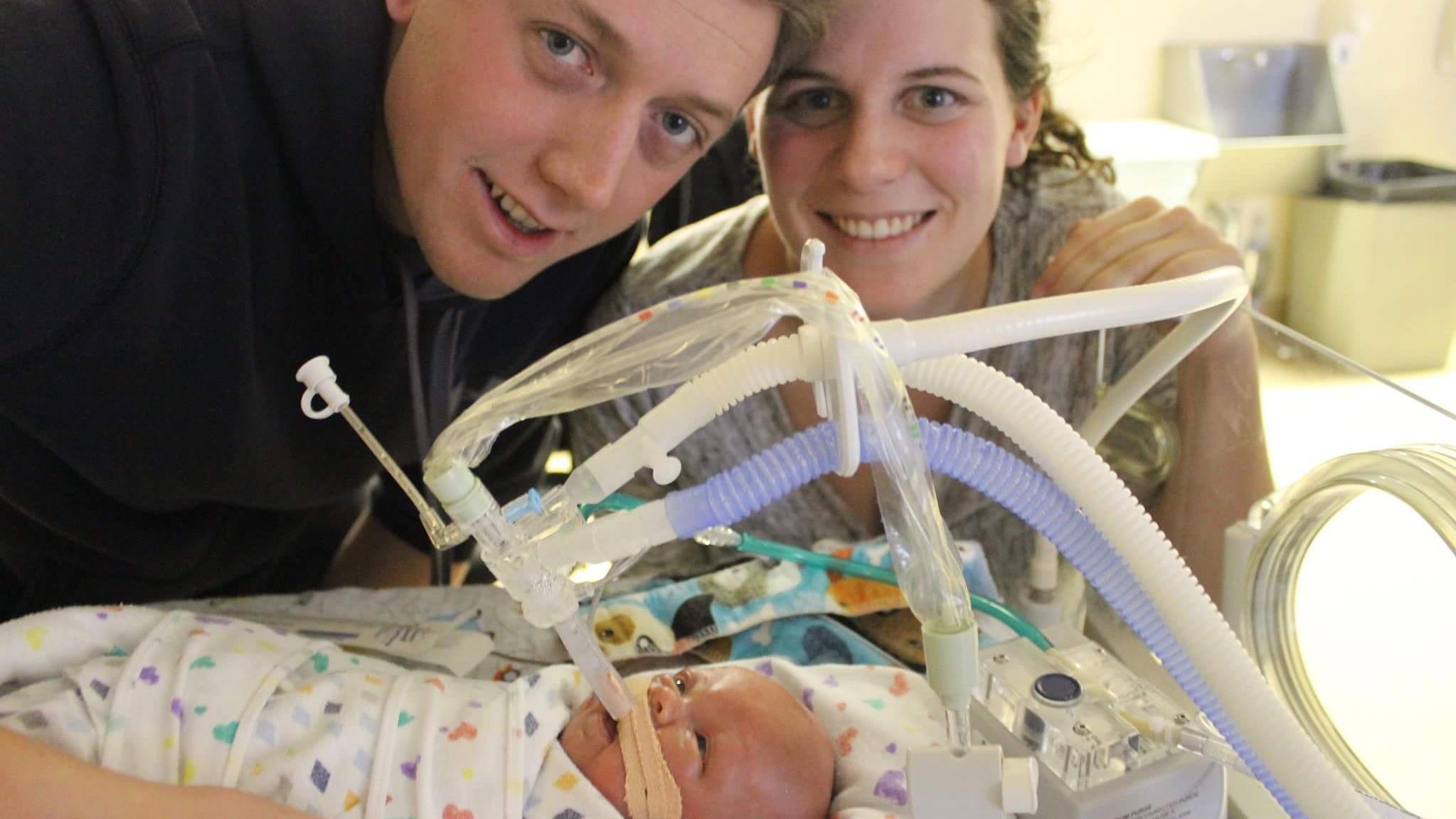 Un Bebe Ne A 25 Semaines Recupere Au Dela Des Attentes Radio Canada Ca Un Bebe Ne A 25 Semaines Recupere Au Dela Des Attentes Radio Canada Ca