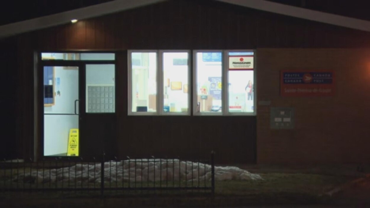 Découverte d'un colis suspect à SainteThérèsedeGaspé RadioCanada