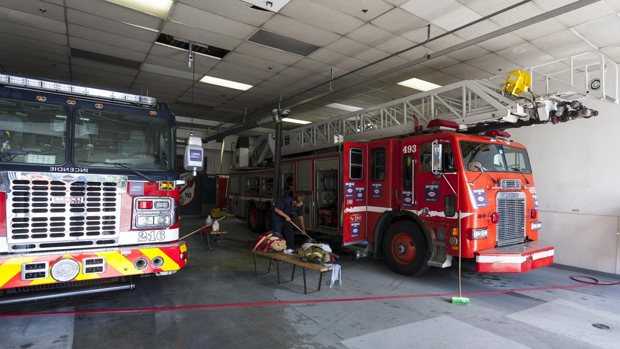 Les pompiers de Montr al ent rinent l accord entre leur syndicat et