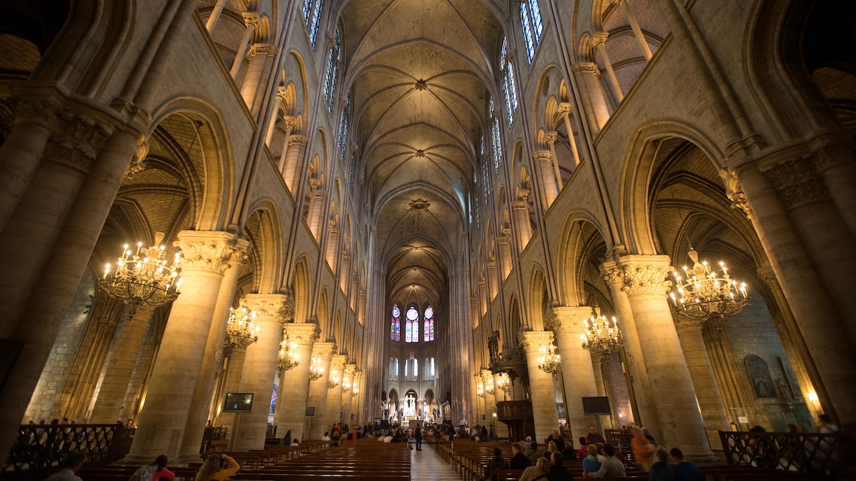 Notre Dame Plus Qu Une Cathedrale Est L Ame Et Le Cœur De Paris Radio Canada Ca