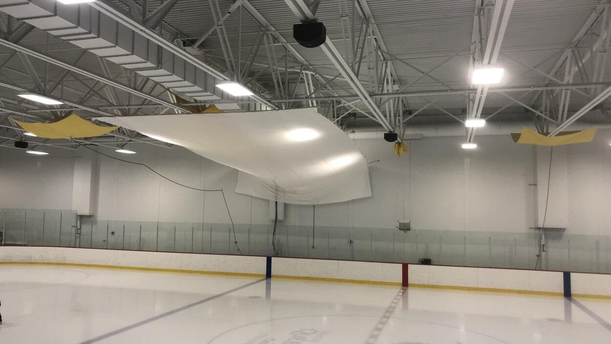 Infiltrations d’eau importantes au Centre sportif Marc-Simoneau | Radio ...