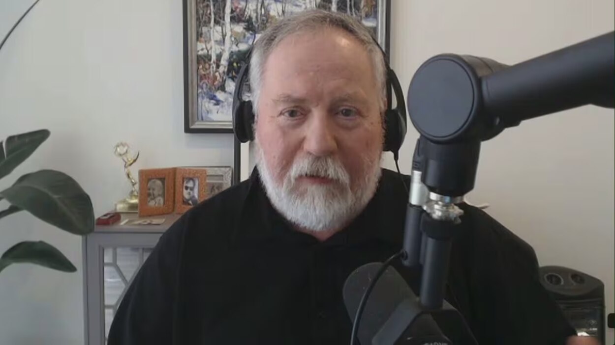 Charles Adler veut rencontrer l’ACM, après des appels au retrait de sa ...