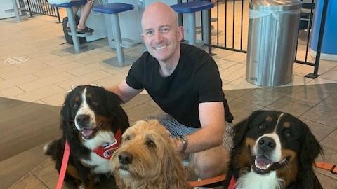 La zoothérapie canine de retour à l’aéroport de Moncton
La zoothérapie canine de retour à l’aéroport de Moncton