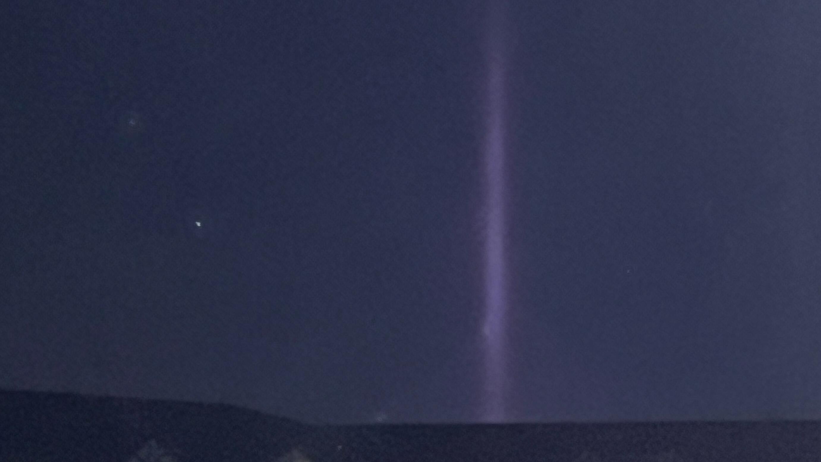 Understanding the phenomenon of pillars of light in Winnipeg's night sky