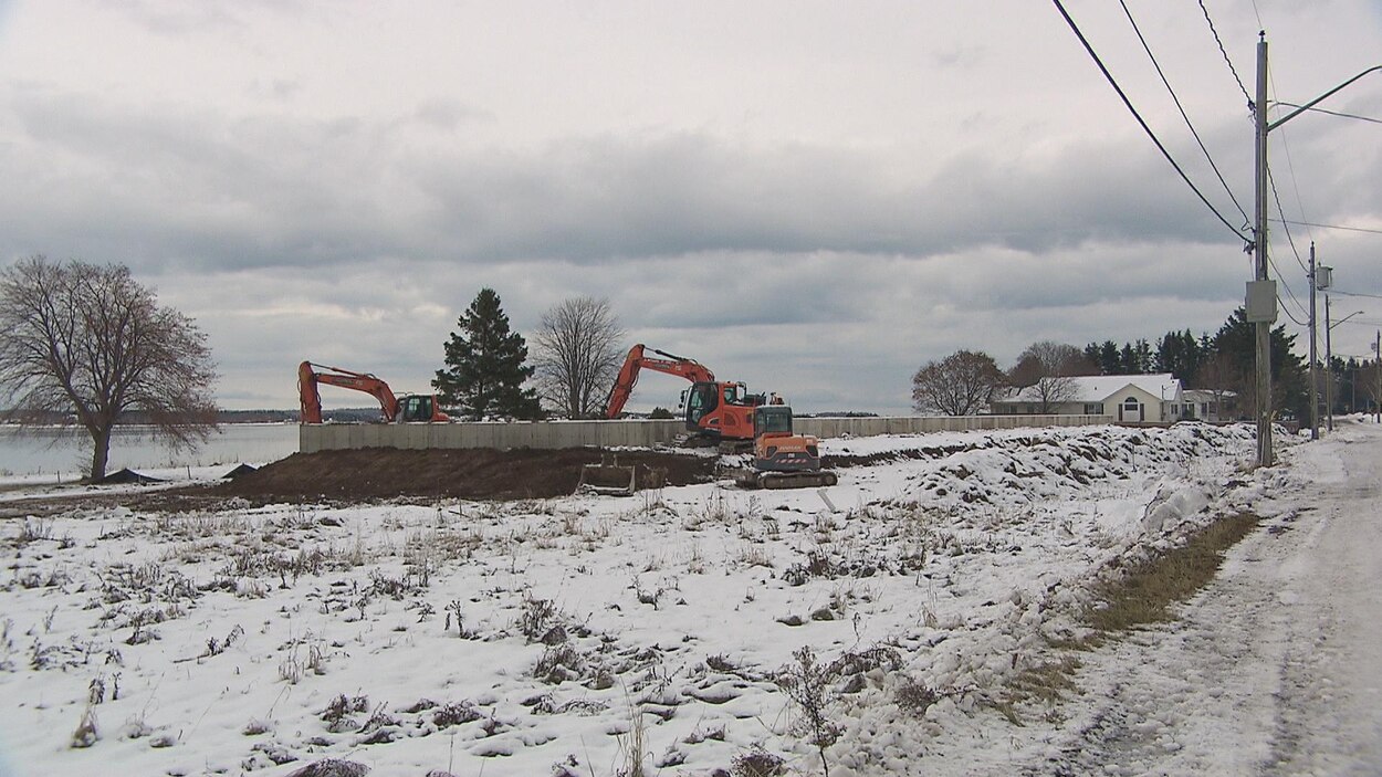 La construction commence sur un projet controversé à Shediac Bridge, malgré une poursuite