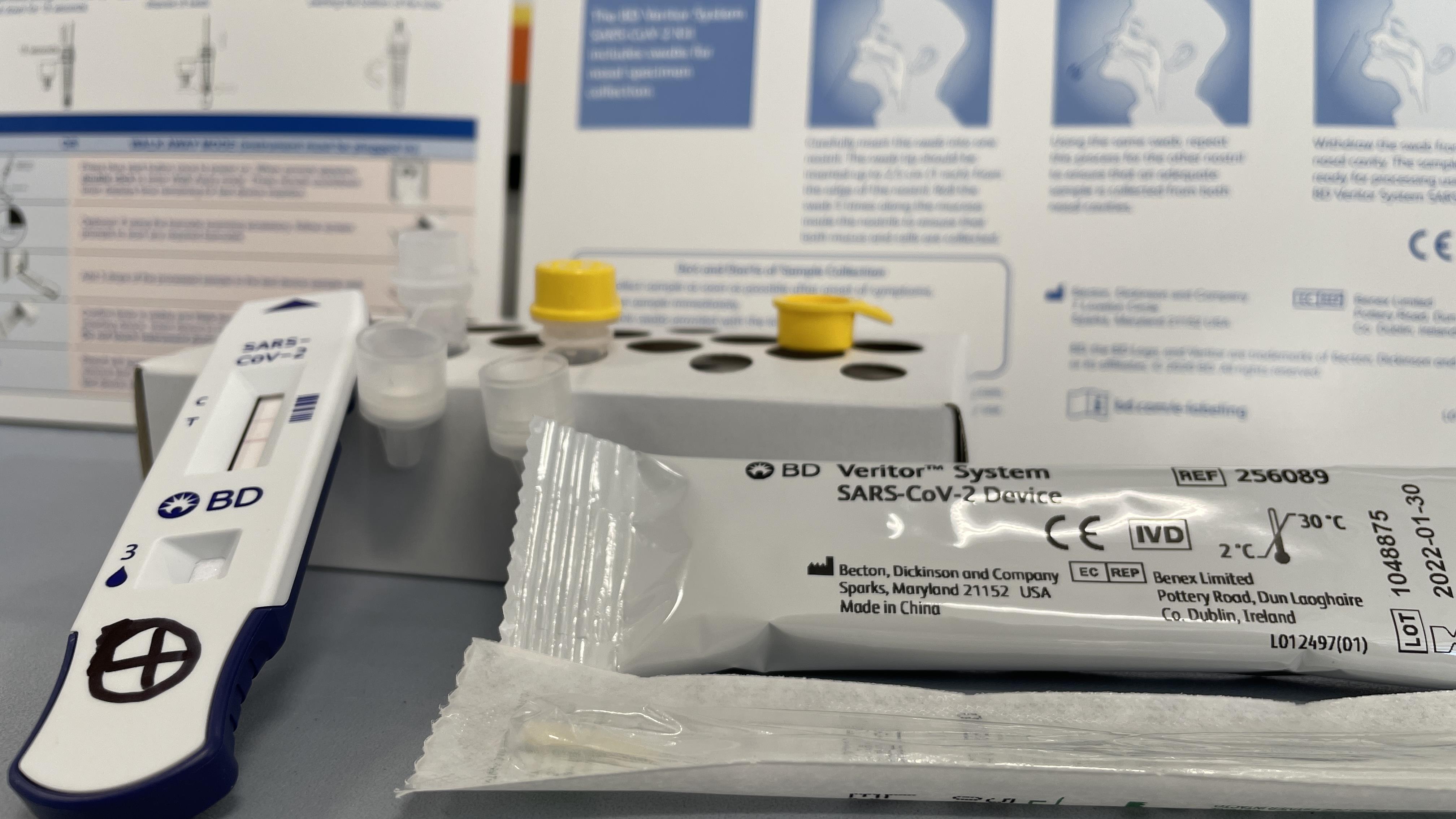 Les tests de dépistage rapides de la COVID-19 arrivent en pharmacie