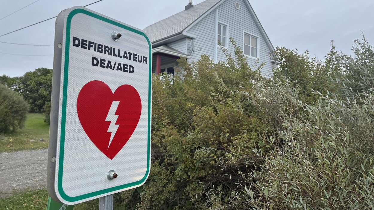 S’unir pour acheter un défibrillateur cardiaque en milieu rural Radio — free download