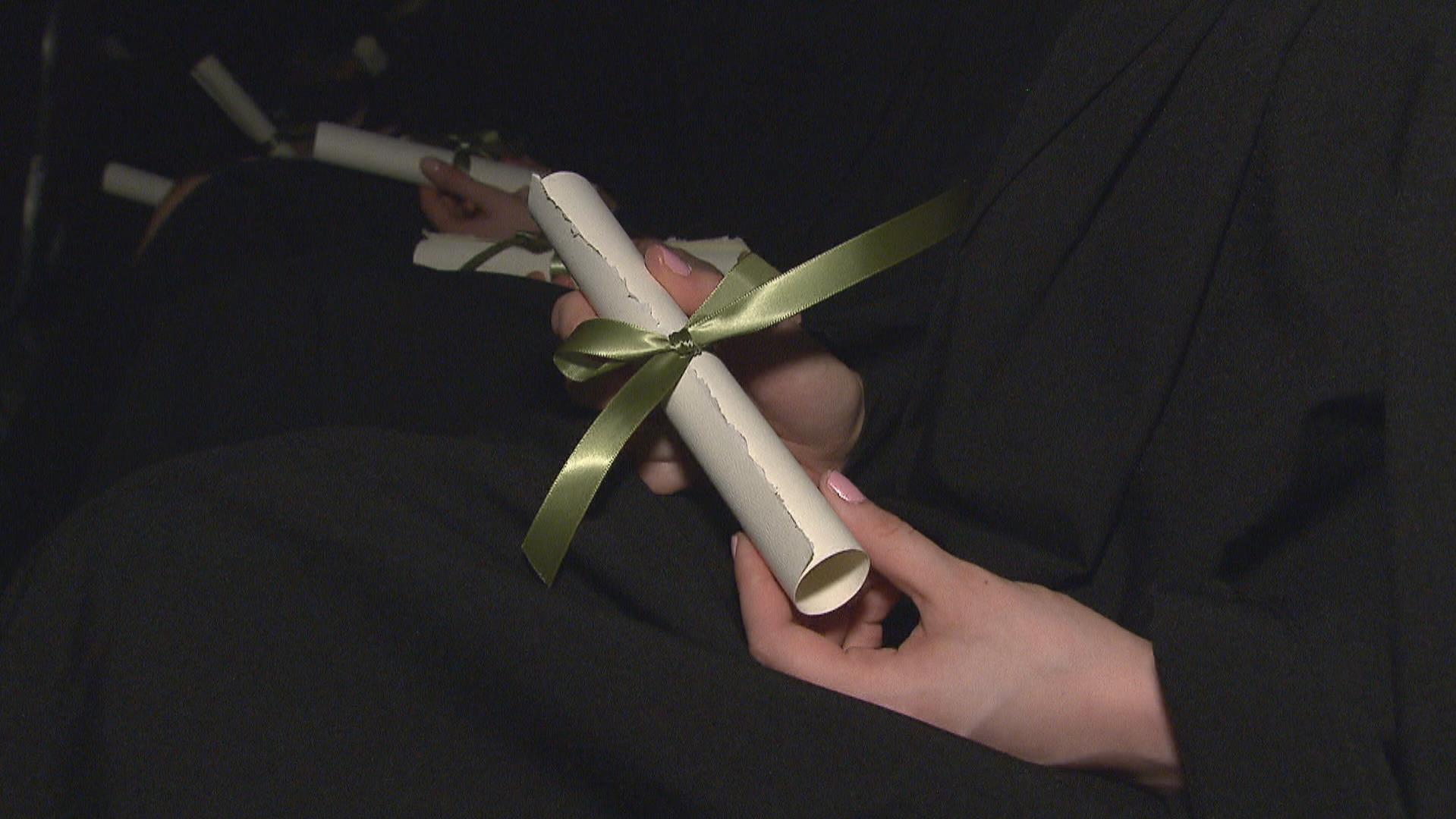 Université Laval : les diplômés 2020-2021 auront leur collation des ...