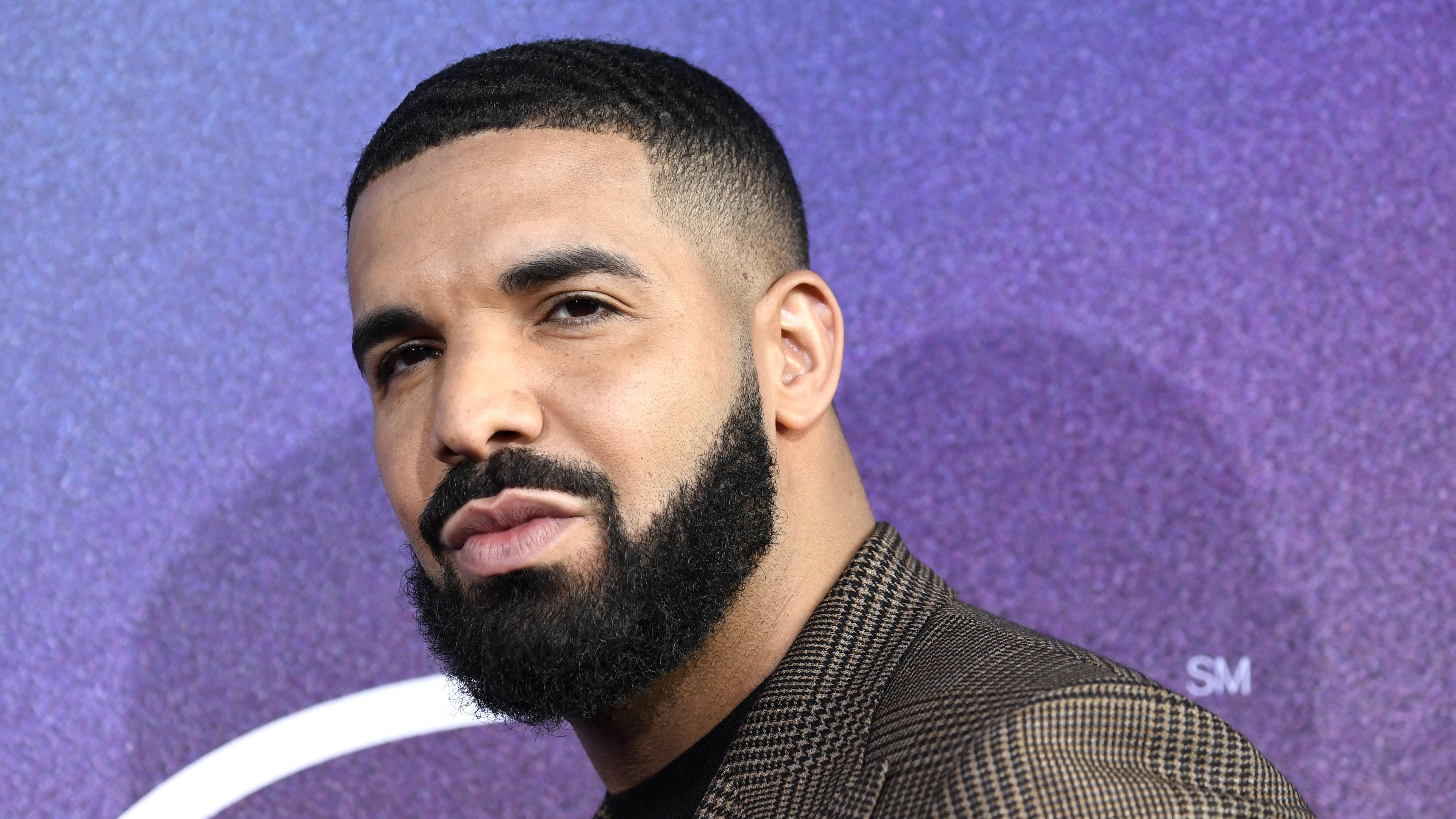 Une fausse chanson de Drake et The Weeknd générée par une IA supprimée ...