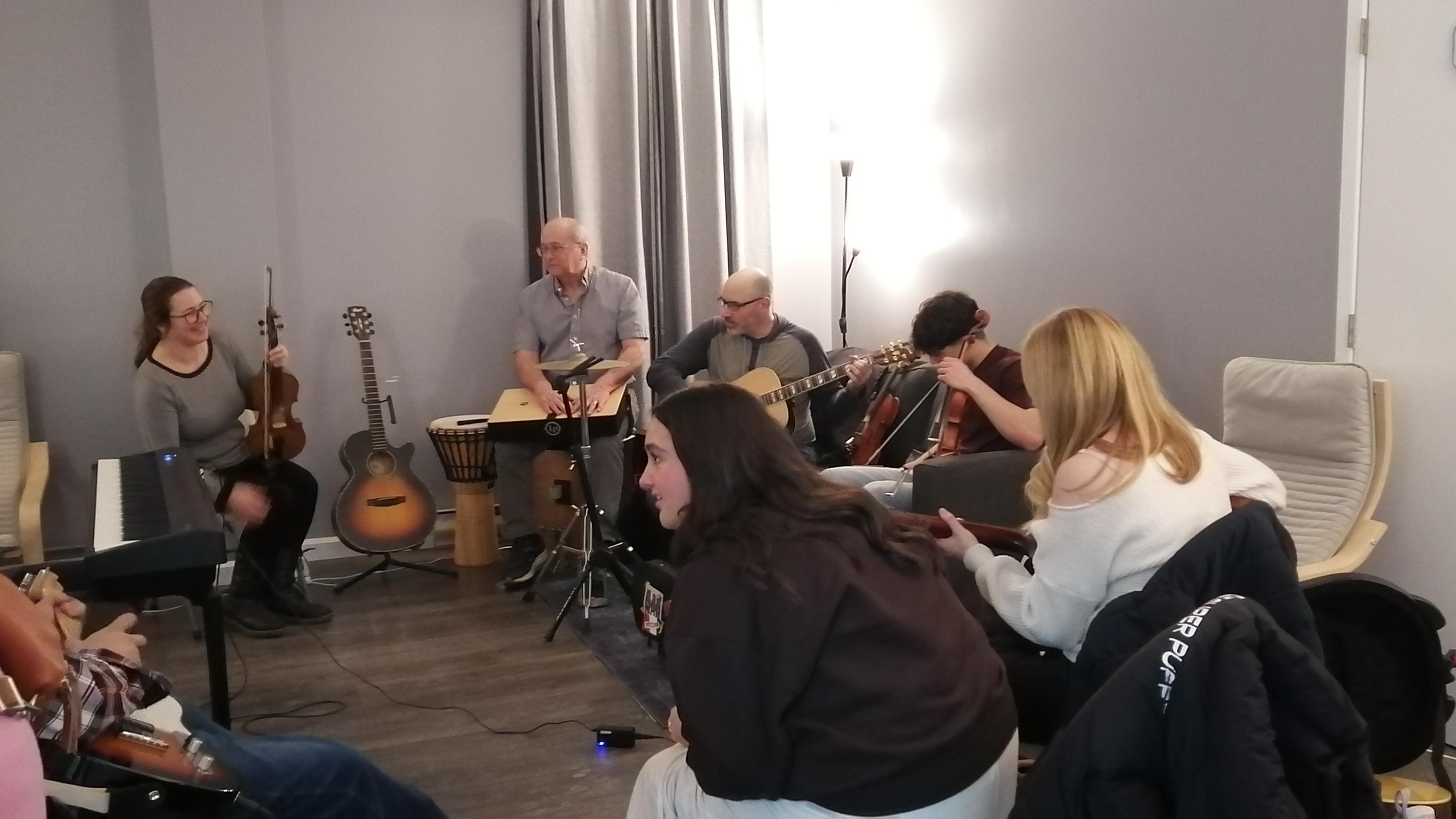 La jasette avec Colette : le « party de cuisine » unit l’Île et la Baie