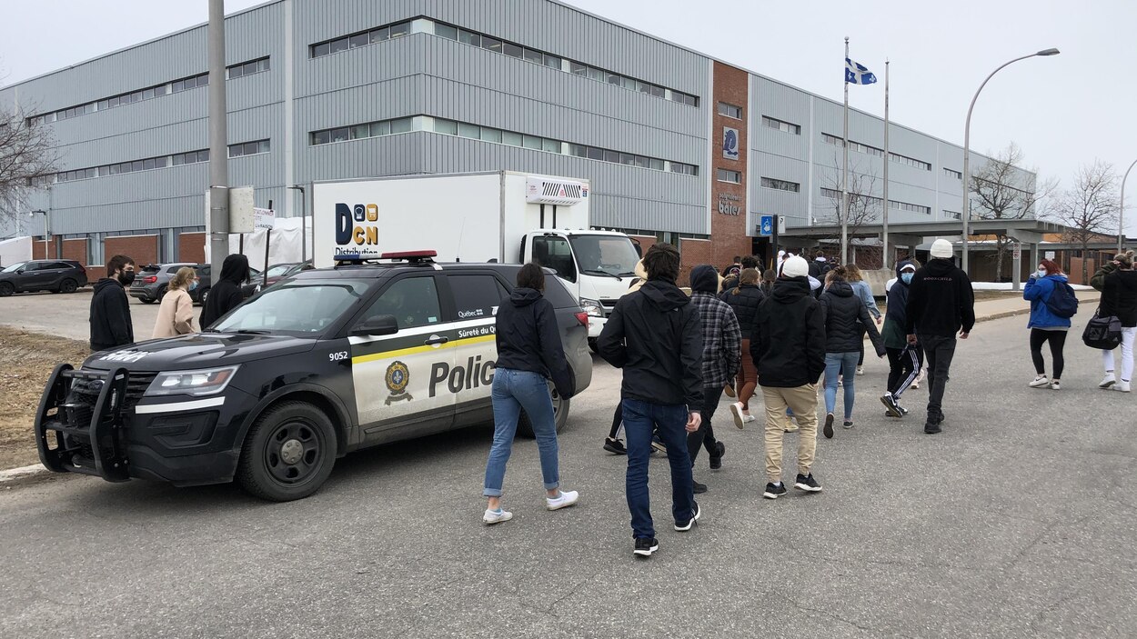 Fausse alerte au colis suspect à la Polyvalente des Baies de Baie