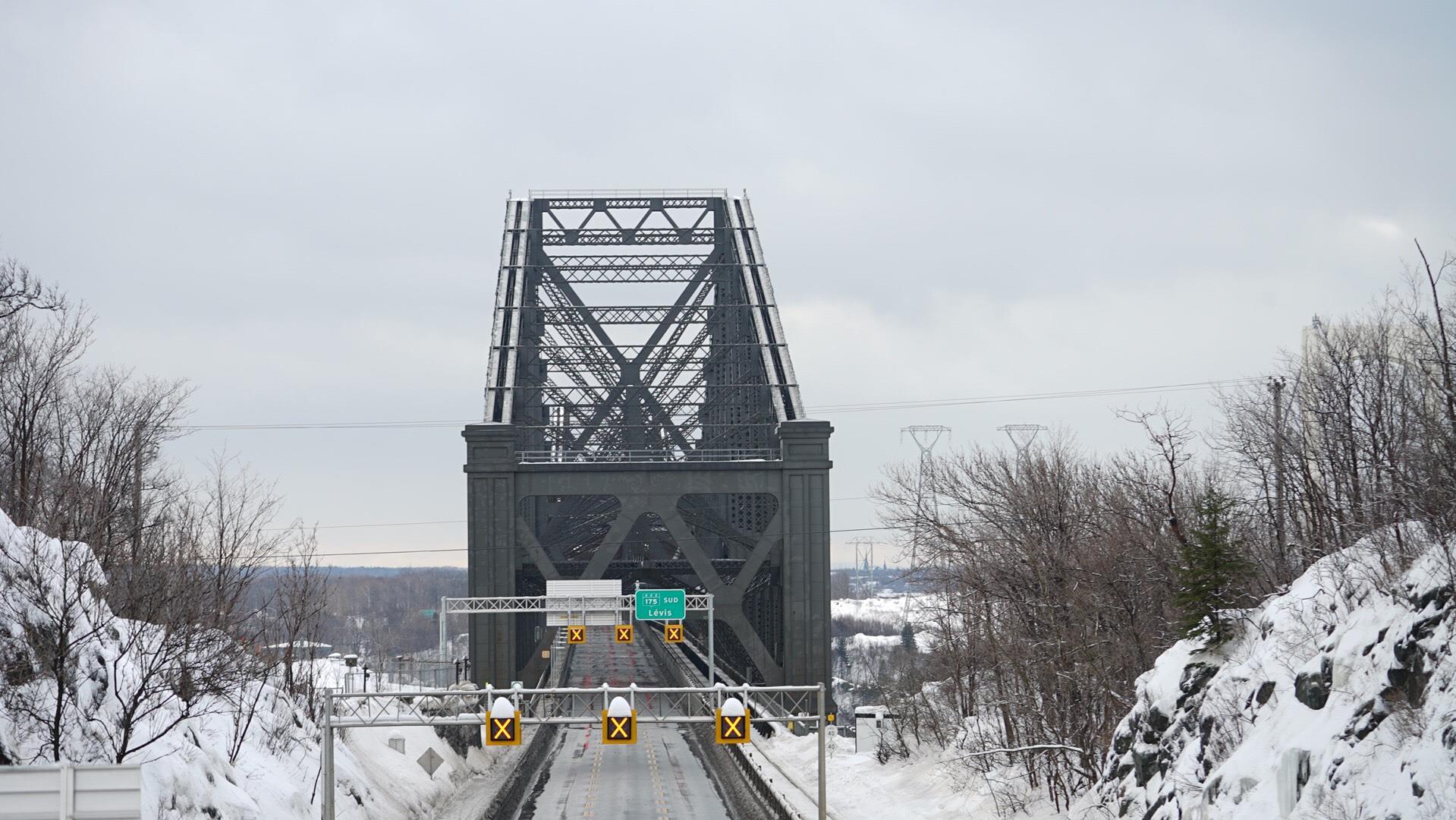 Circulation difficile sur les ponts de Québec et Pierre-Laporte