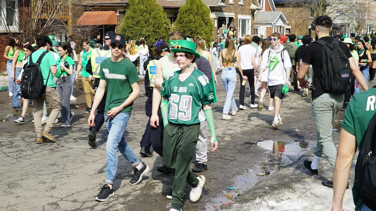 Fête de la Saint-Patrick à Waterloo : 19 arrestations et 147 ...
