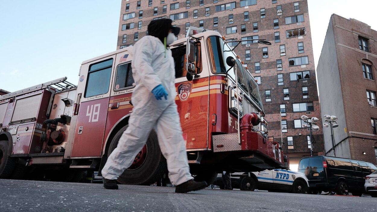 le-bilan-de-l-incendie-new-york-est-revu-la-baisse-17-morts
