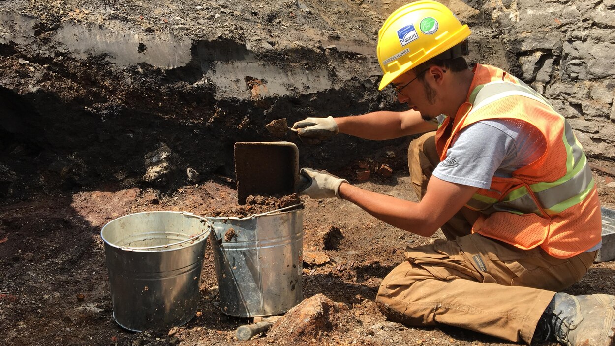 Les archéologues « touchent » au parlement de Montréal, incendié en