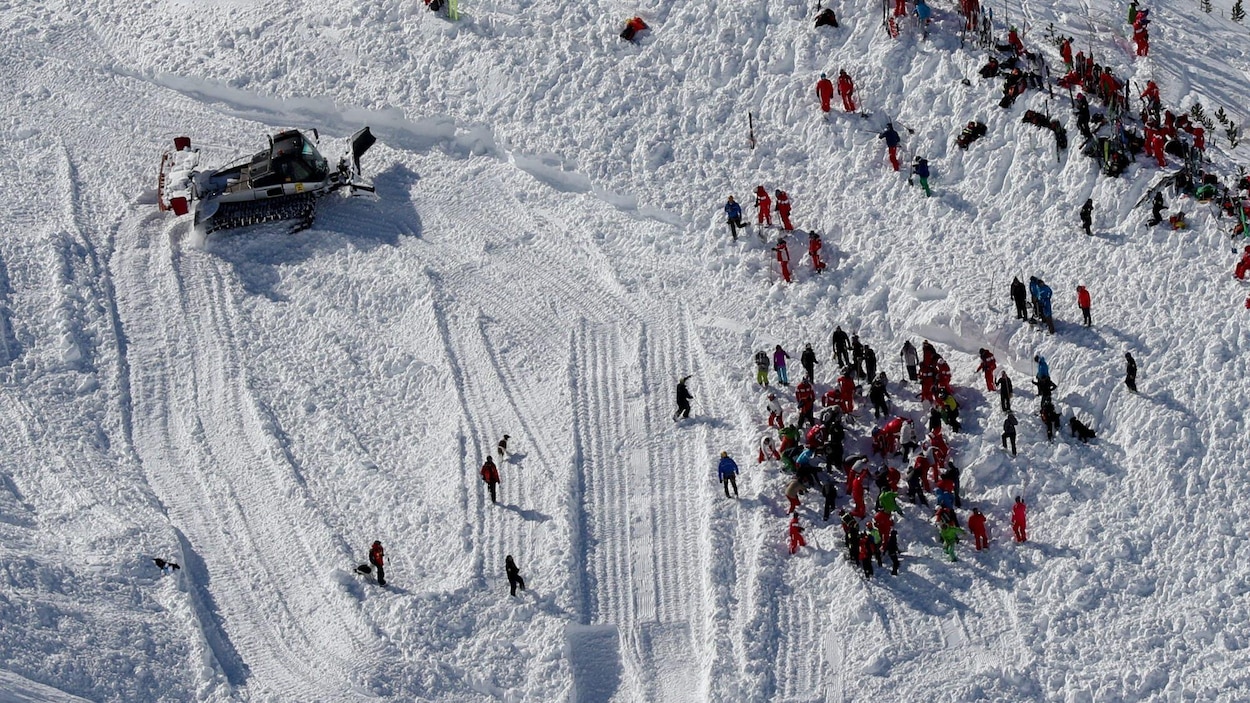 Au moins quatre morts dans une avalanche en France RadioCanada