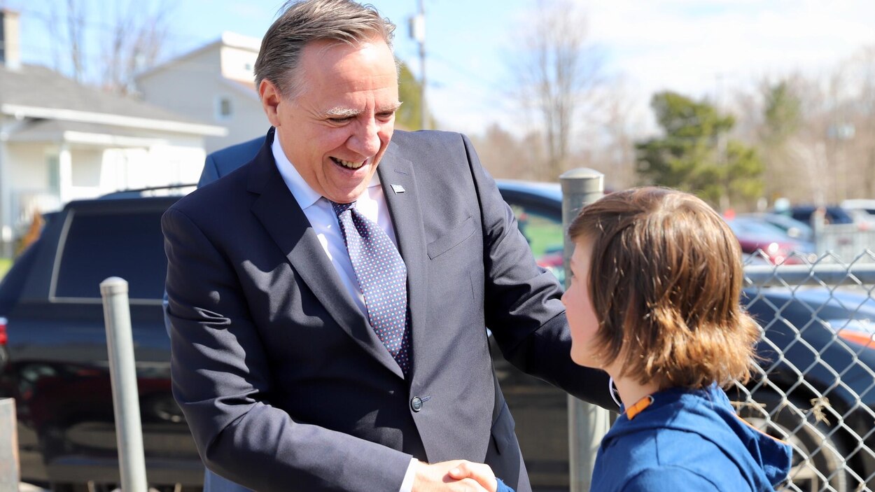 Legault répond à l'élève qui a composé une chanson pour réclamer une ...