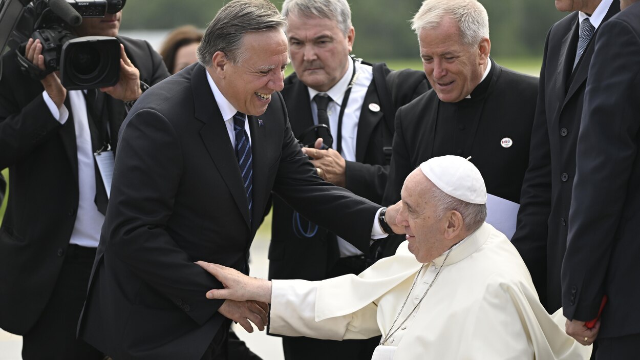 Pope Francis arrives in Quebec City for visit focused on reconciliation ...