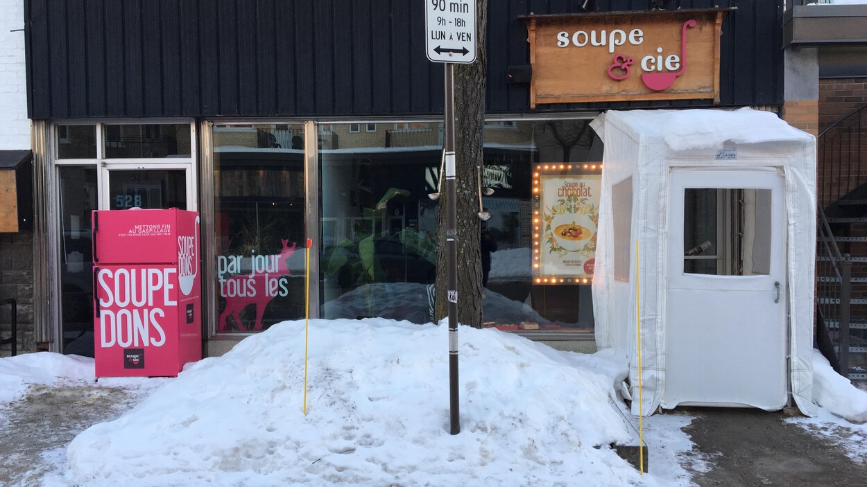 Peut On Laisser Un Frigo Dehors L Hiver Le Frigo Partage Du Restaurant Soupe Et Cie Dans La Mire Du Mapaq Radio Canada Ca