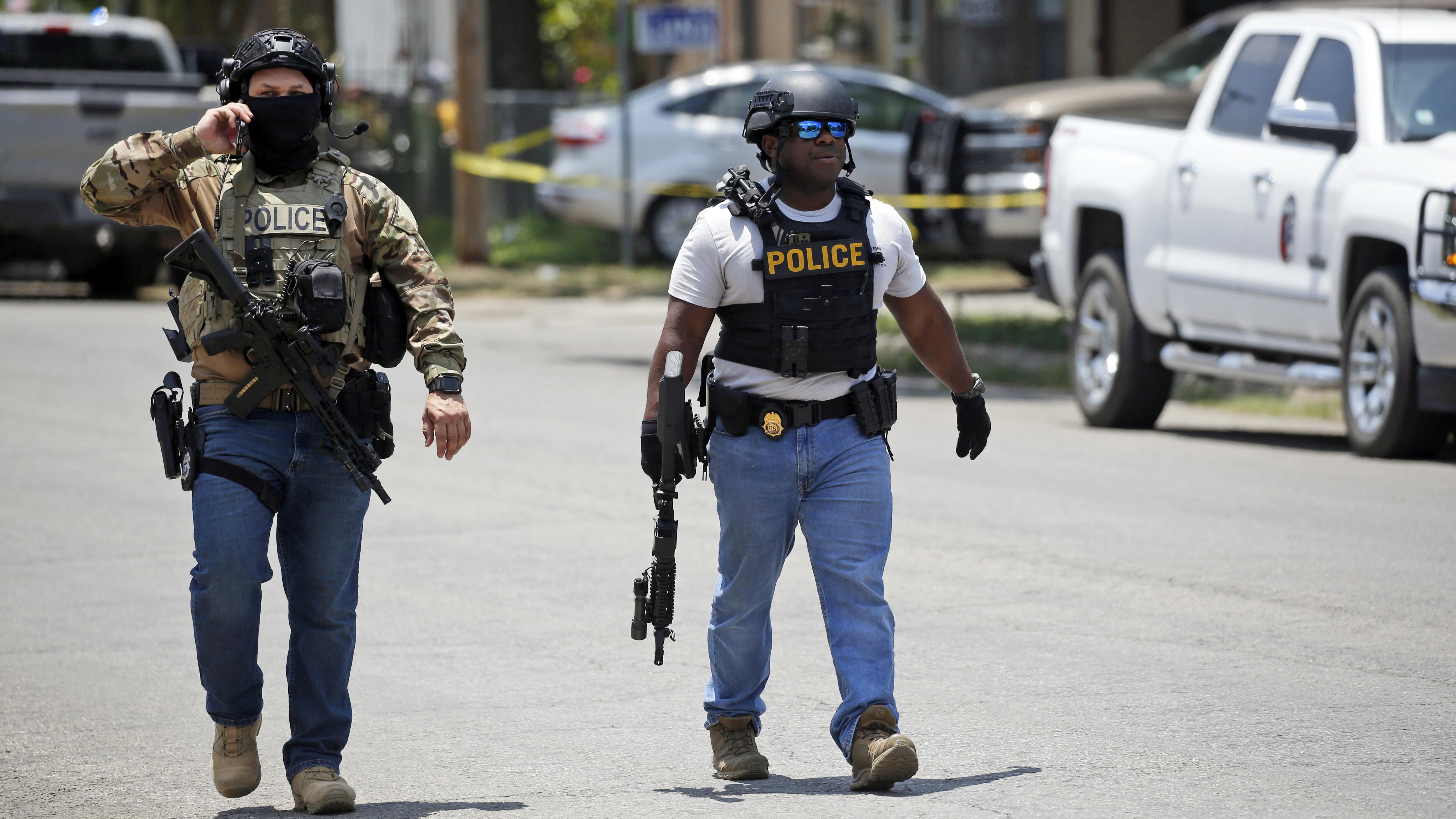 Une Fusillade Dans Une école Primaire Replonge Les États Unis Dans L