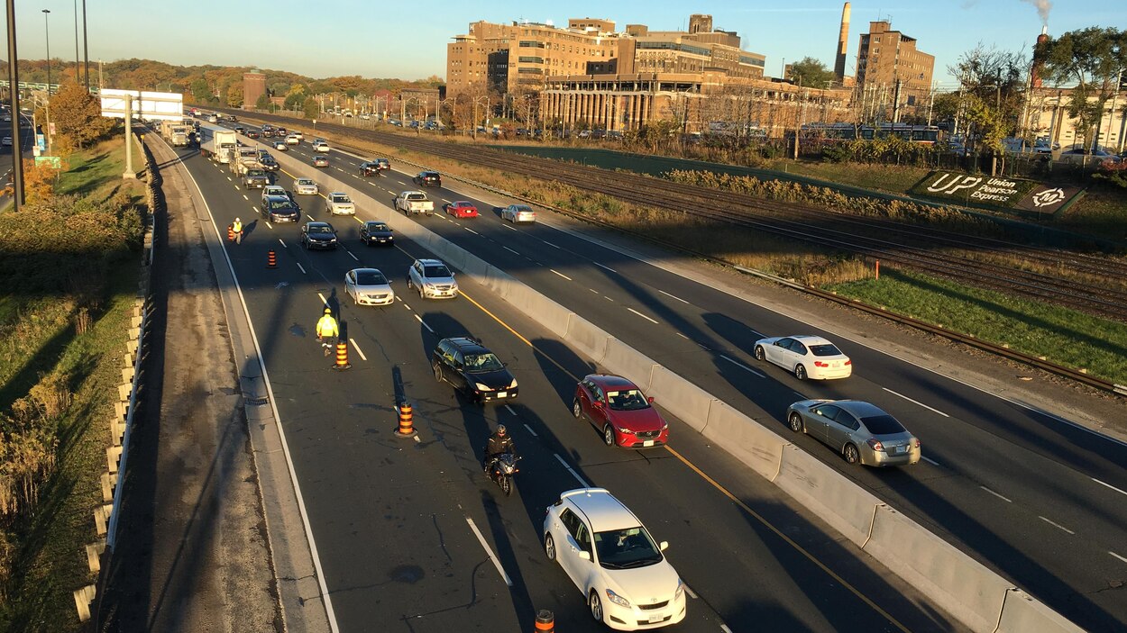 Vivre près d'autoroutes augmente le risque de démence | Radio-Canada