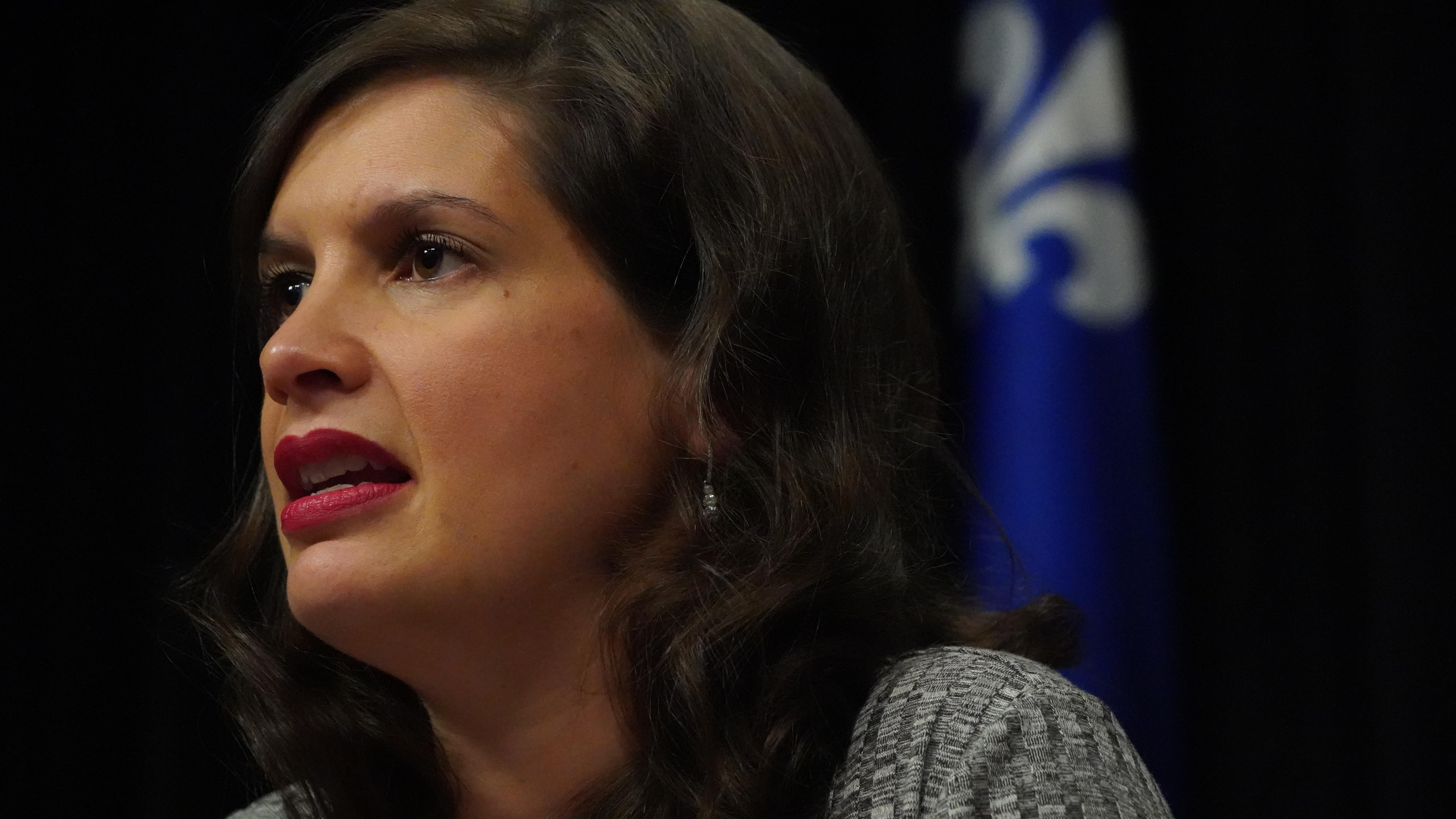 Geneviève Guilbault Photo | Geneviève Guilbault fait réagir avec un ...