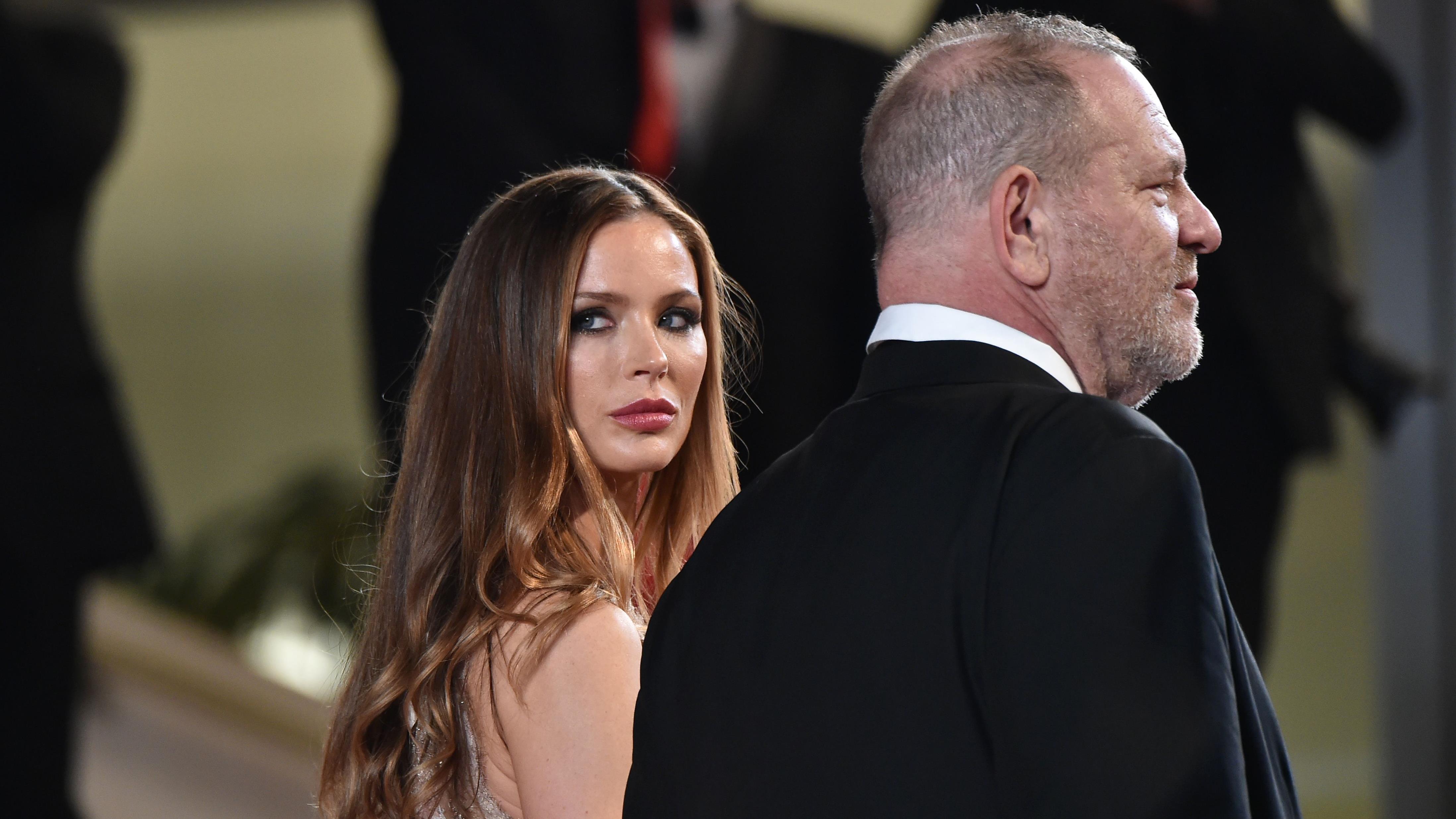 Elle Croyait Avoir Un Mariage Heureux La Femme De Weinstein Sort Du Silence Radio Canada Ca