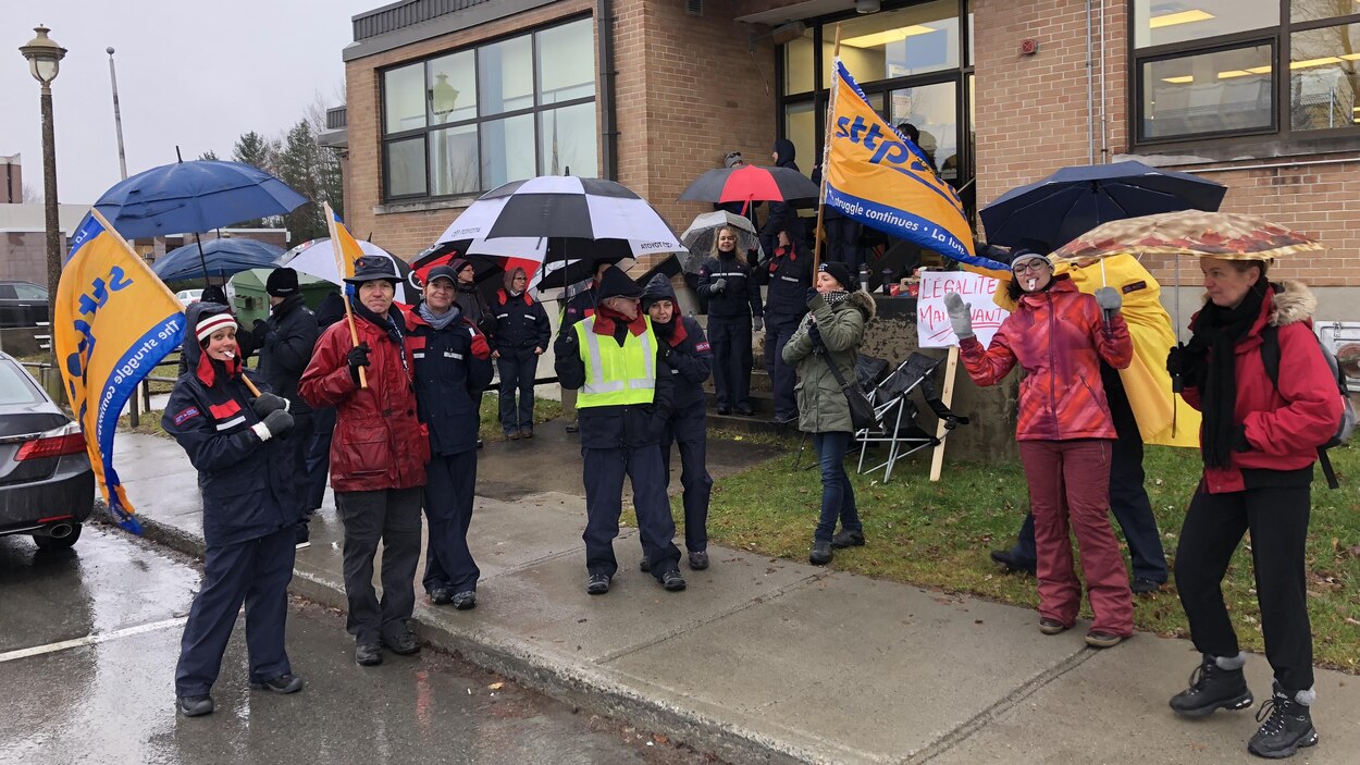 La grève chez Postes Canada passe par l'AbitibiTémiscamingue Radio