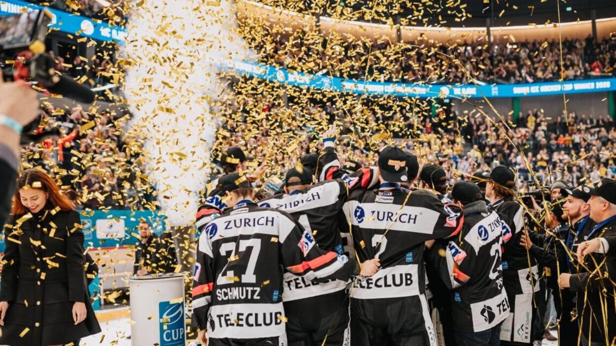 Le HC Ajoie et ses hockeyeurs québécois champions de la Coupe de Suisse ...