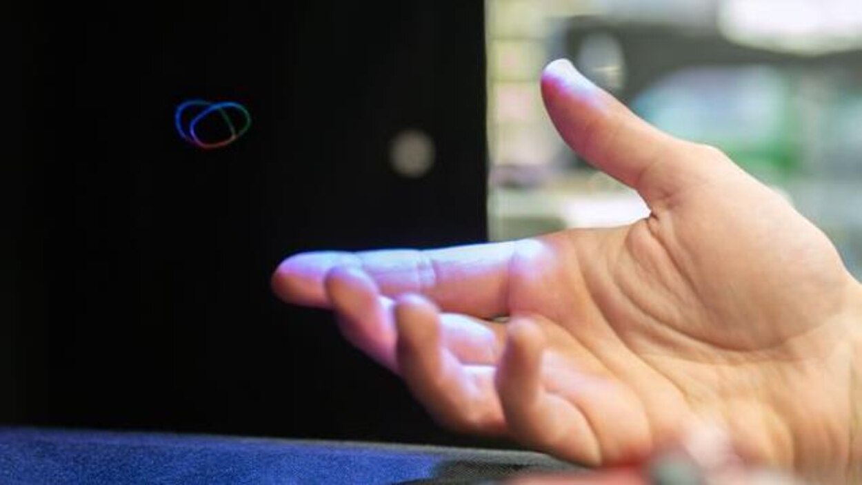 Innovation holographique : un hologramme tactile et sonorisé