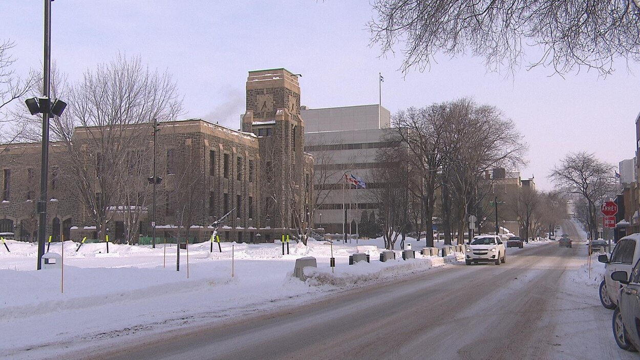 Plus de 70 candidatures pour le poste de directeur de l’arrondissement