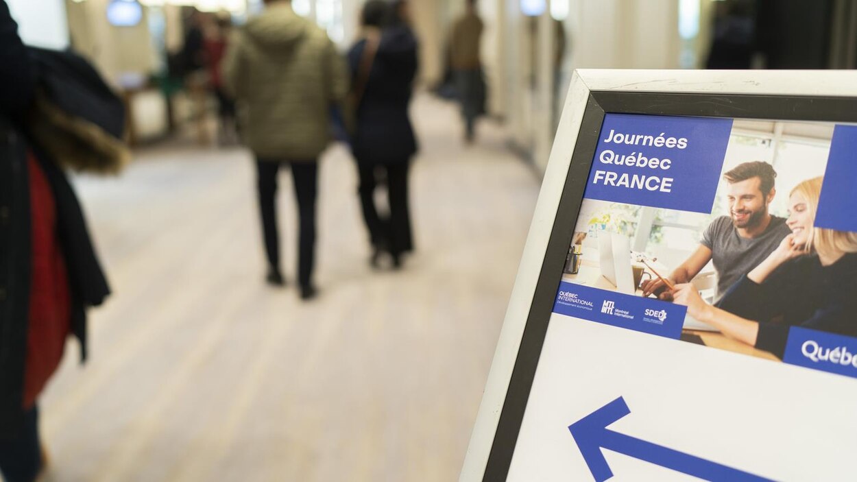 Québec gèle ses missions de recrutement international | En bref | Radio ...