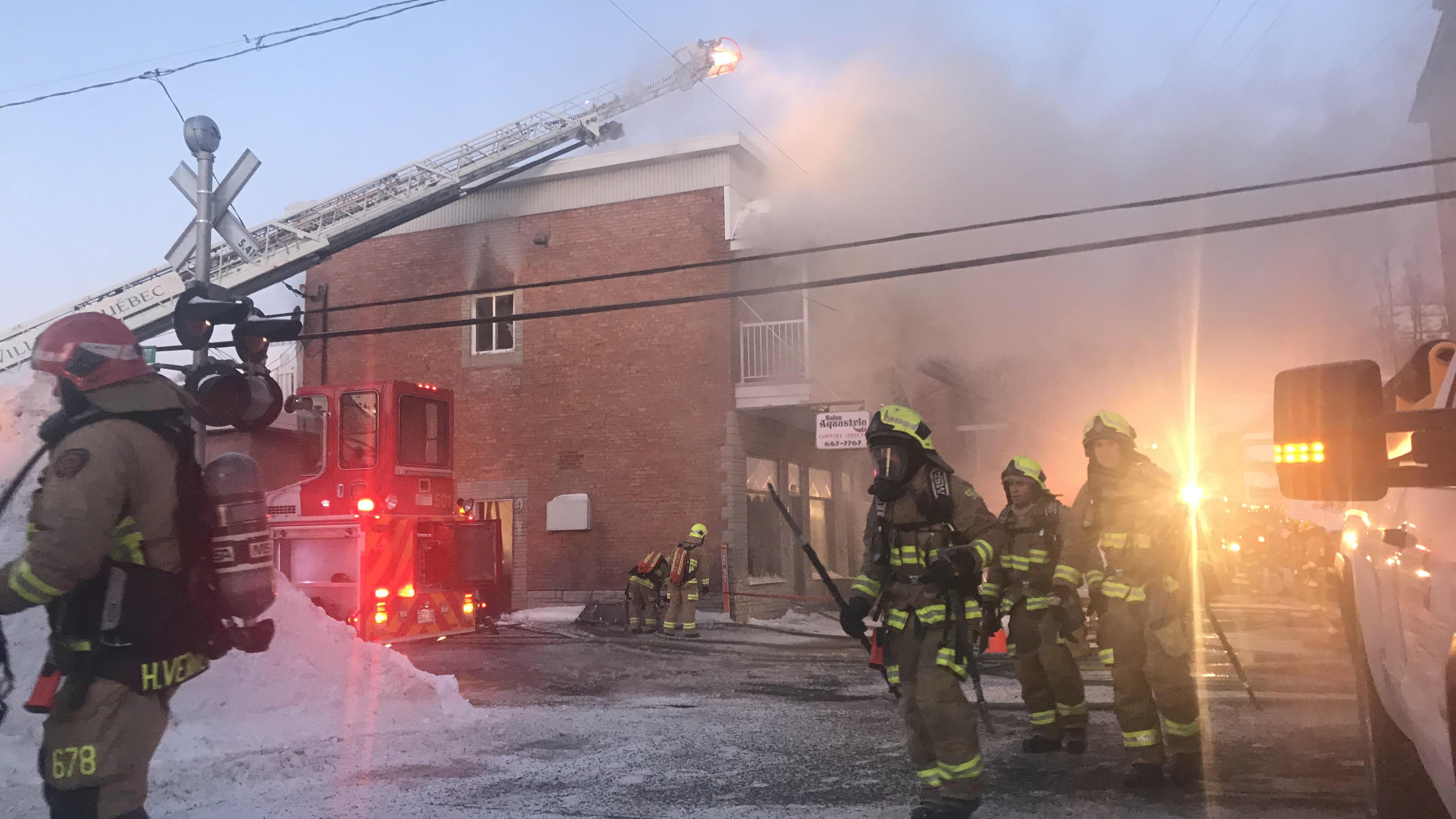 Un Incendie Detruit Un Immeuble De Beauport Radio Canada Ca