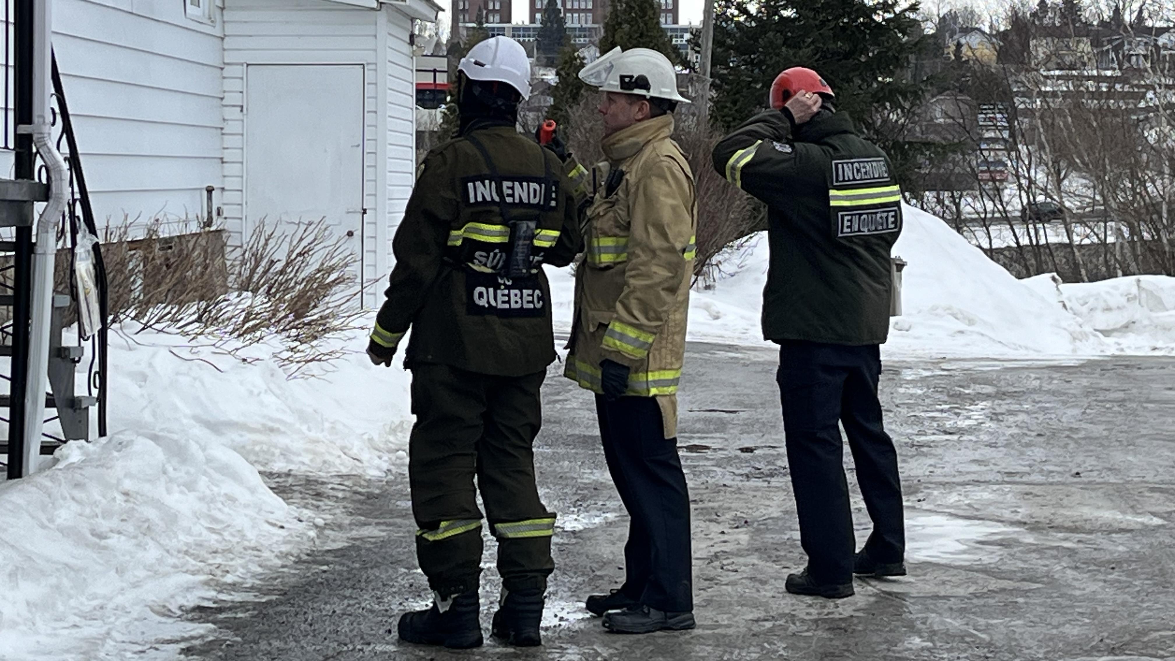 Une dame périt dans un incendie à Alma | En bref | Radio-Canada