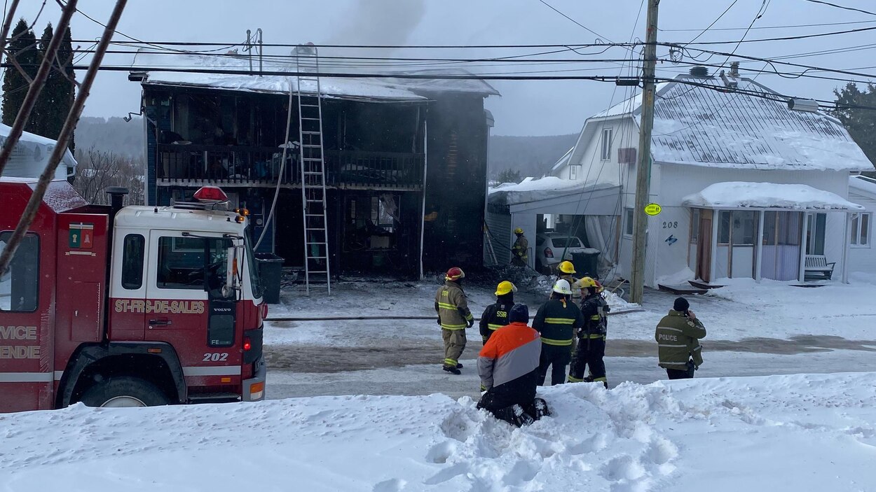 Une résidence ravagée par un incendie à LacBouchette RadioCanada
