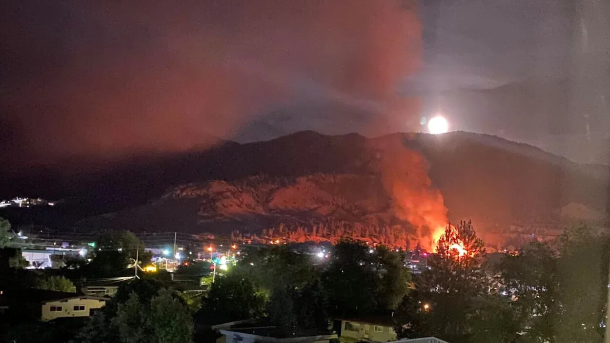 Incendios destruyen dos iglesias católicas en Columbia Británica | Radio