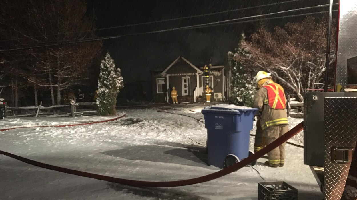 Incendie résidentiel à SaintAmbroise RadioCanada