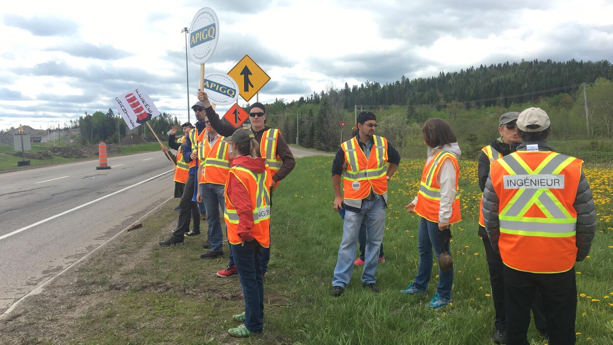 Les ingénieurs de l’État manifestent à Saguenay RadioCanada