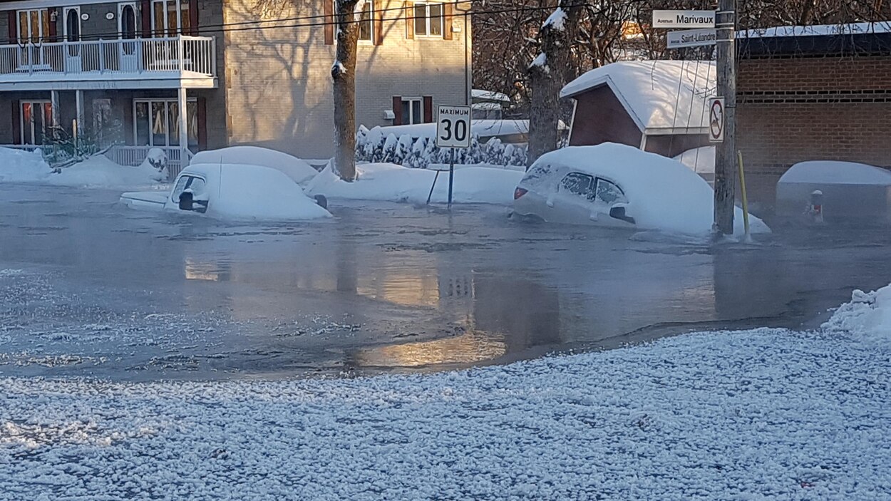 La rivière SaintCharles sort de son lit et force des évacuations
