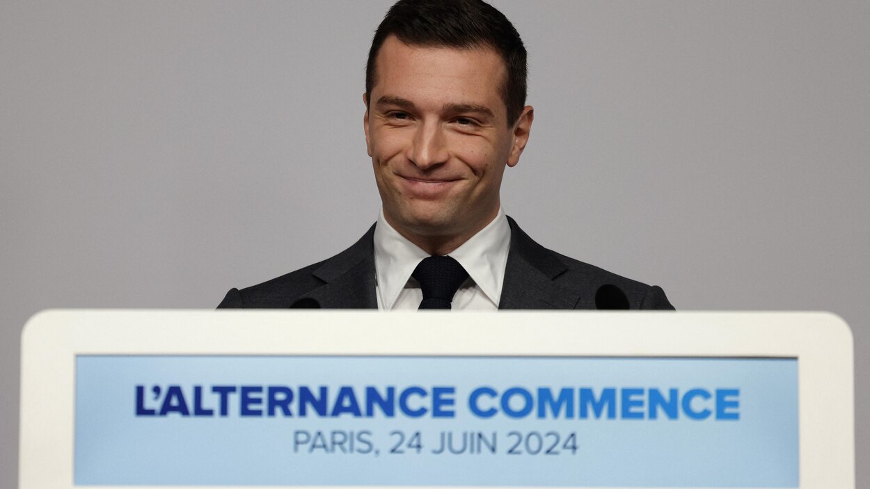 Jordan Bardella se dit prêt à gouverner la France et défend une ...