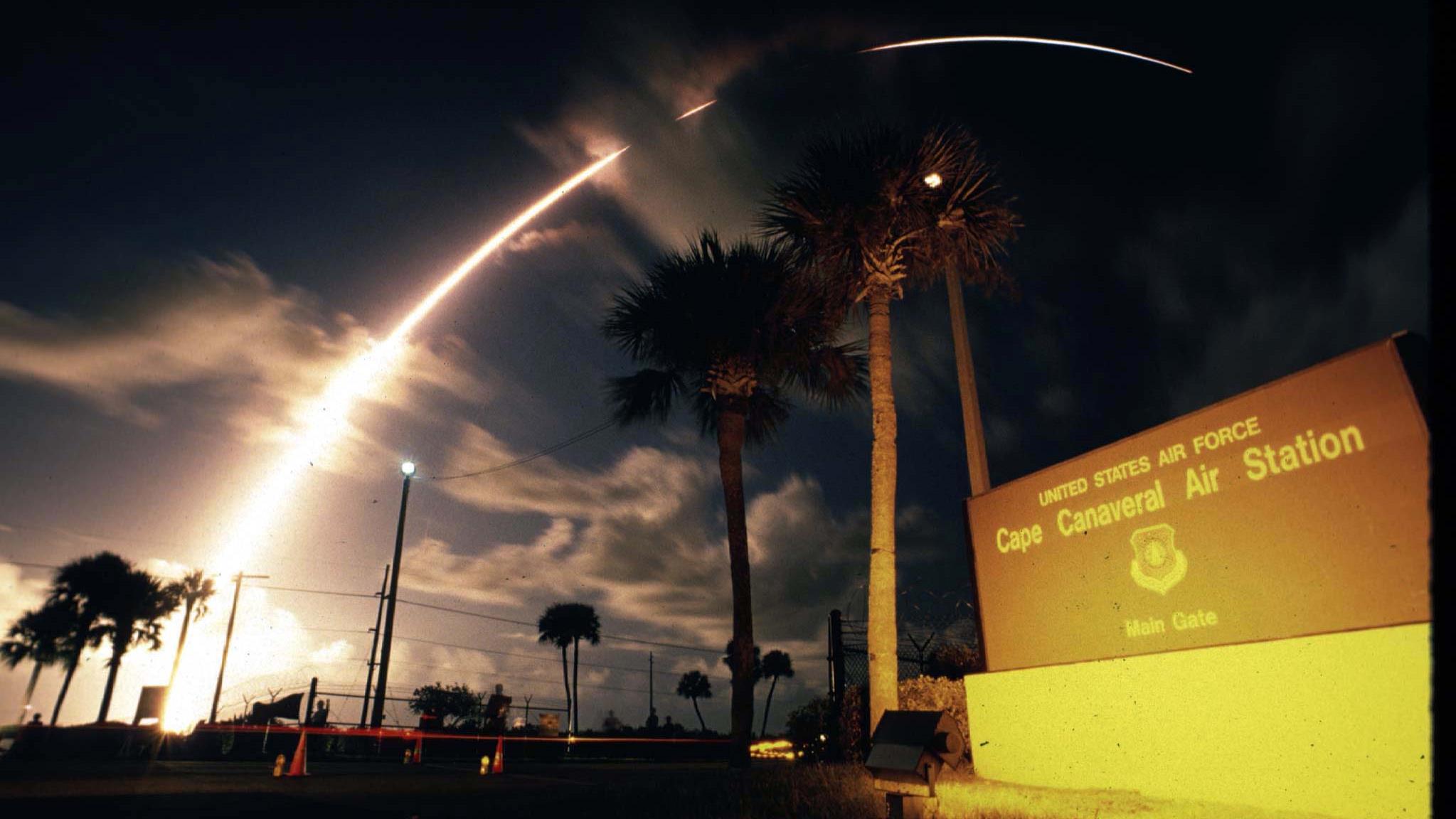 Une fusée Titan 4B décolle du cap Canaveral