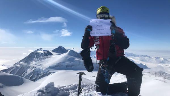 Un Calgarien Reussit A Gravir Les Sept Plus Hauts Sommets Du Monde Radio Canada Ca Un Calgarien Reussit A Gravir Les Sept Plus Hauts Sommets Du Monde Radio Canada Ca