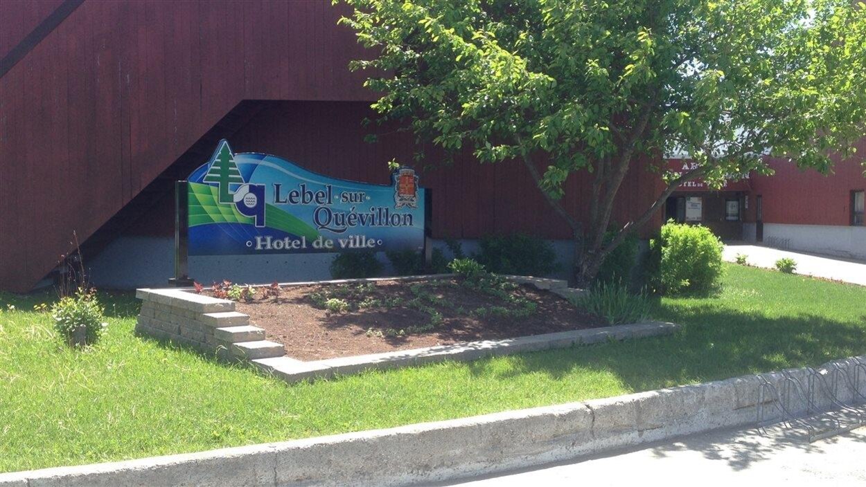 LebelsurQuévillon veut garder ouvert le point de service de la Banque