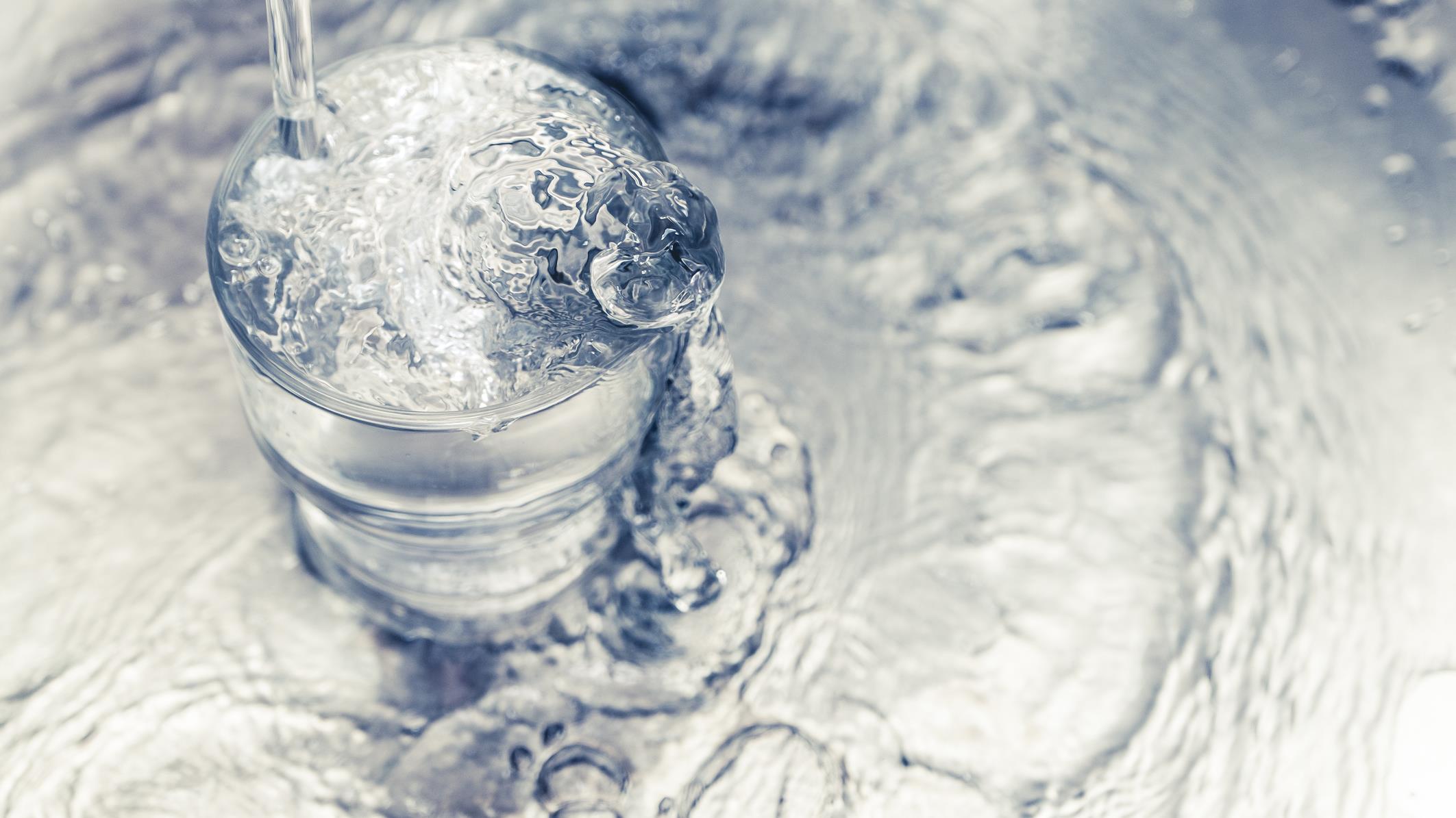 Boire de l'eau : Le secret d'une santé optimale au Québec