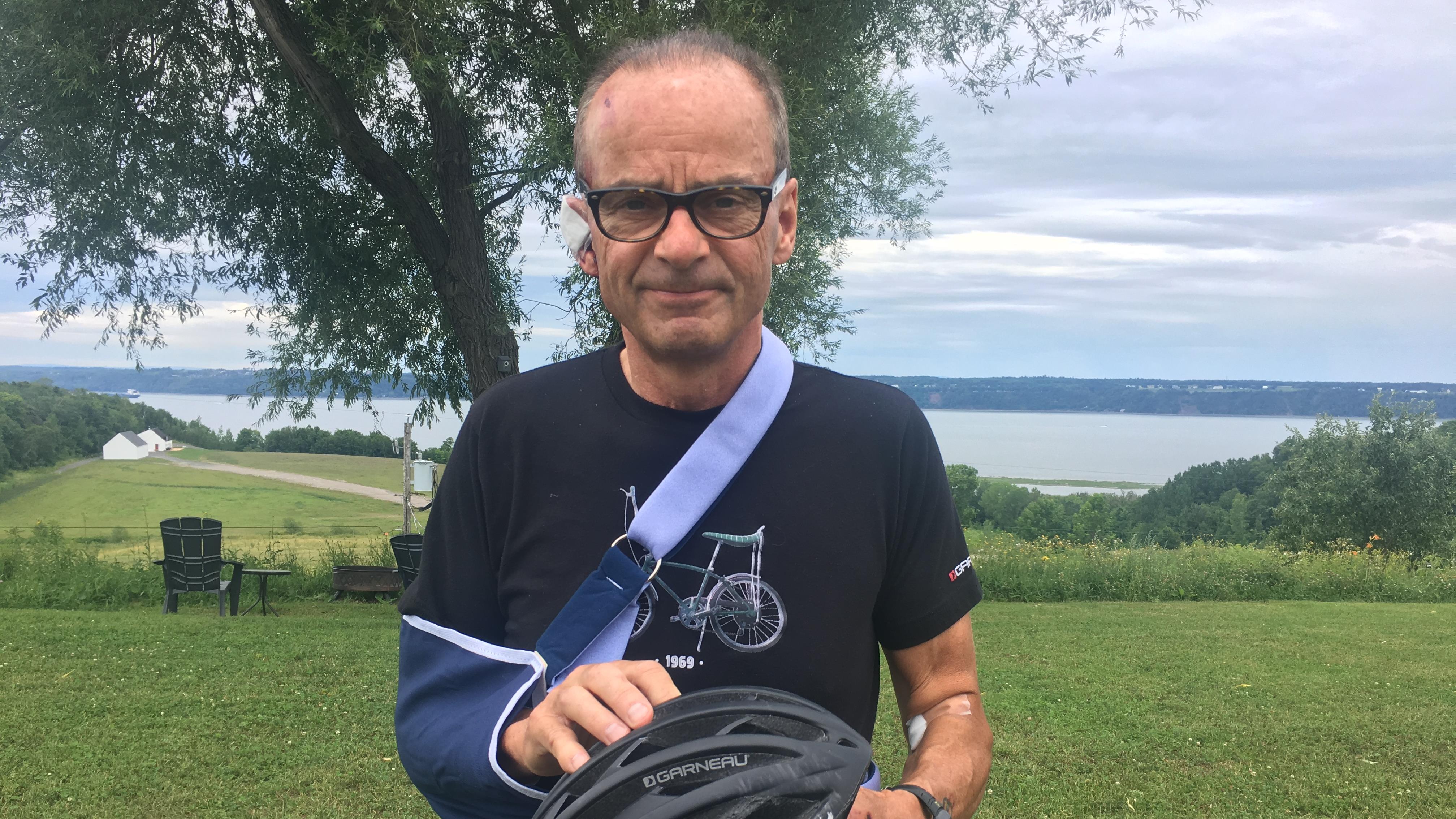 Louis Garneau croit que son casque lui a sauvé la vie | Radio