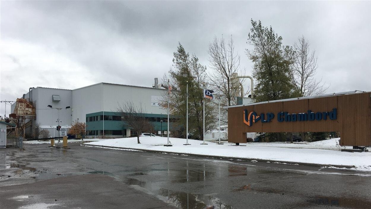 Unifor presse Québec d’aider Norbord à relancer l’usine de Chambord
