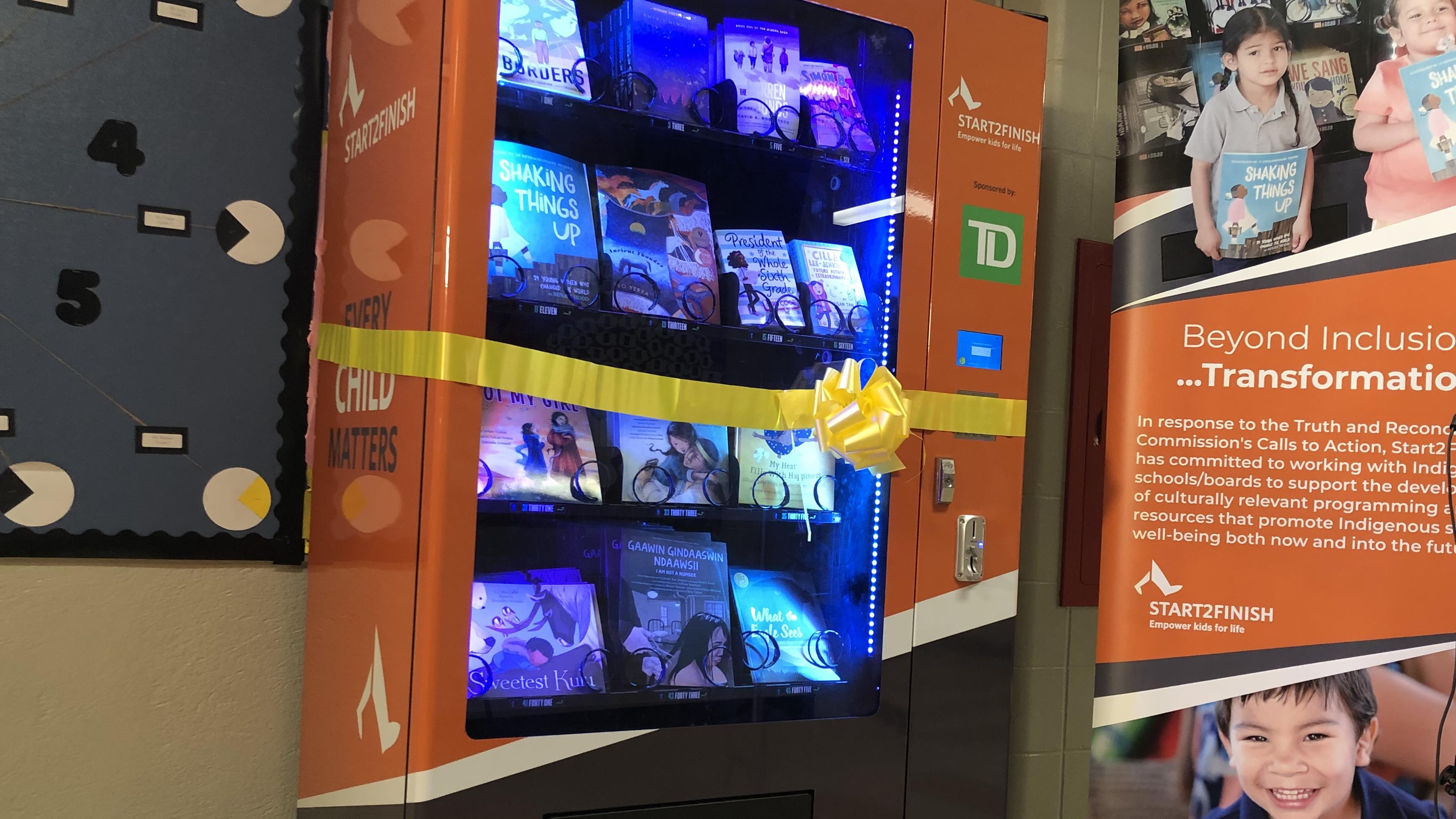 Diversifier la lecture grâce à une machine distributrice | Radio-Canada